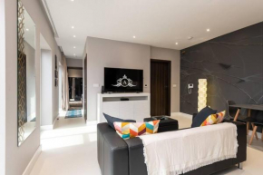 Professional's Urban Sanctuary - Apartment 7